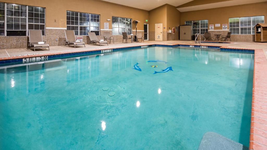 Best Western Plus Cutting Horse Inn & Suites - image 3