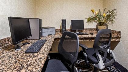 Best Western Plus Cutting Horse Inn & Suites - image 4