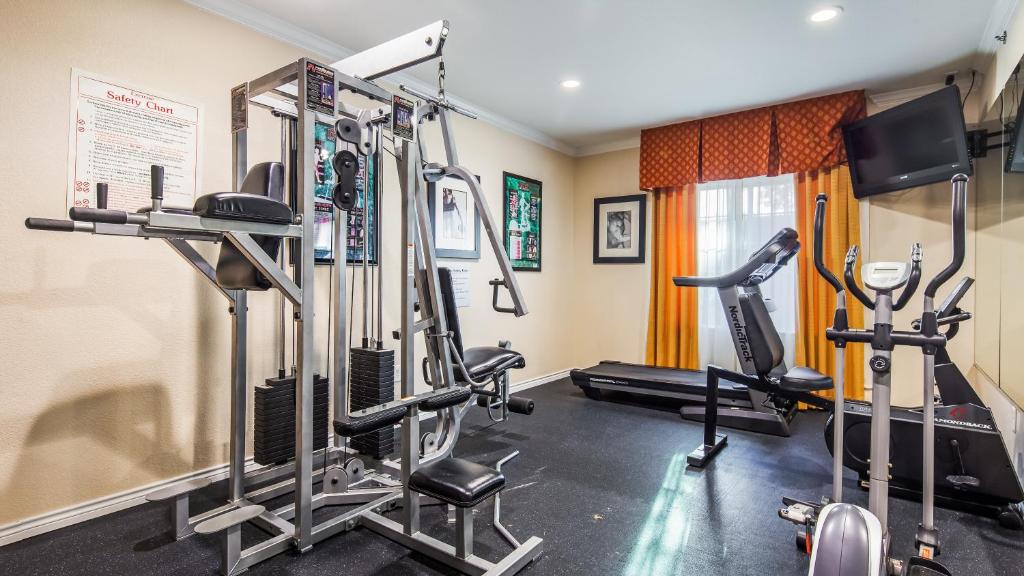 Best Western Plus Cutting Horse Inn & Suites - image 7
