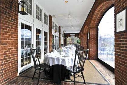 The Simsbury Inn - image 14