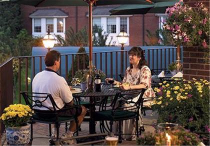 The Simsbury Inn - image 9