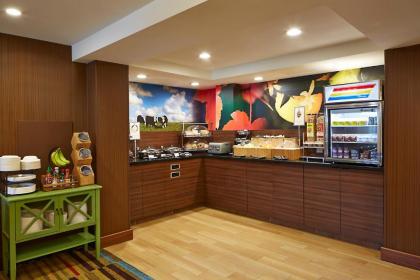 Fairfield Inn by Marriott Rochester East - image 14