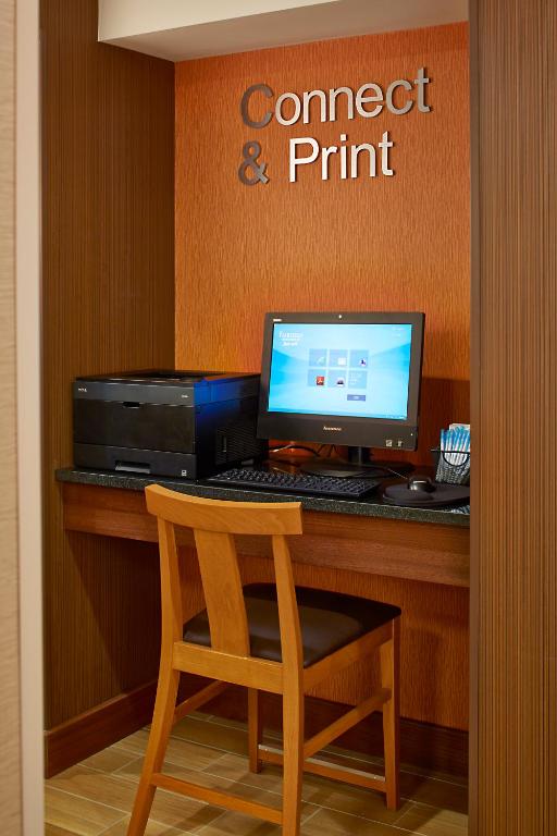 Fairfield Inn by Marriott Rochester East - image 7