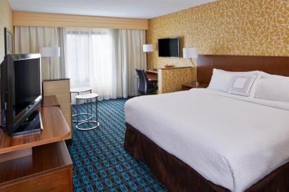 Fairfield Inn by Marriott Rochester East - image 9