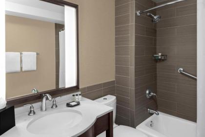 Sheraton Lincoln Harbor Hotel - image 16