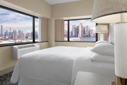 Sheraton Lincoln Harbor Hotel - image 2