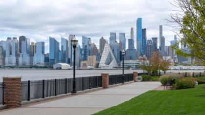 Residence Inn by Marriott Weehawken - image 15