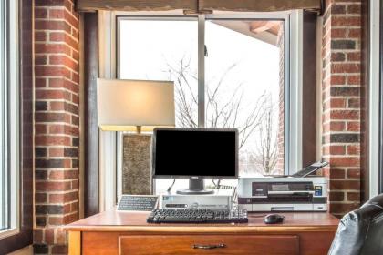 Comfort Inn Weirton - image 11