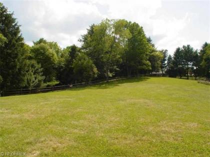 Impeccable 4-Bed House in Weirton - image 11