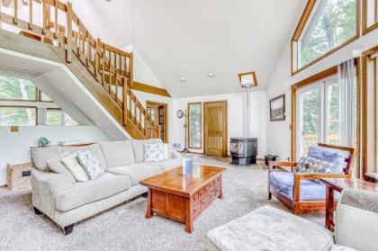 Shadowbrook Chalet - image 5