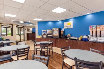 Days Inn by Wyndham Weldon Roanoke Rapids - image 2