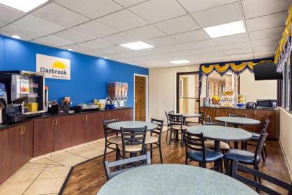 Days Inn by Wyndham Weldon Roanoke Rapids - image 3