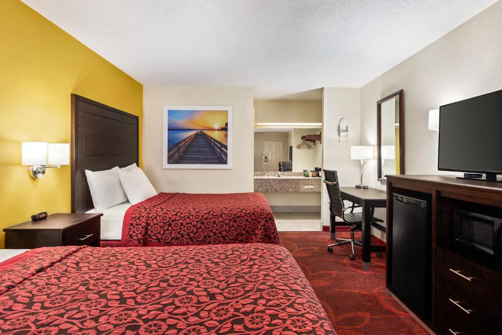 Days Inn by Wyndham Weldon Roanoke Rapids - image 5