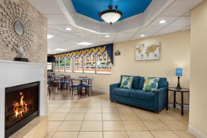 Days Inn by Wyndham Weldon Roanoke Rapids - image 9