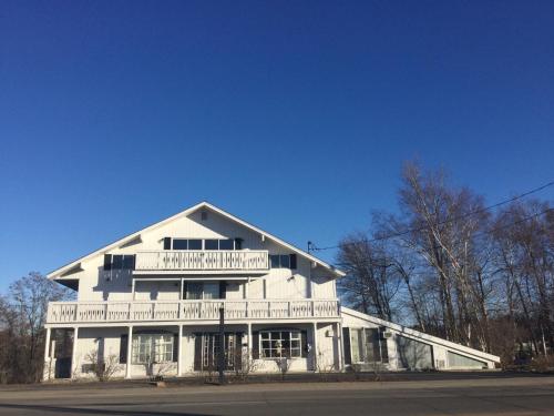 The Beach Rose Inn - main image