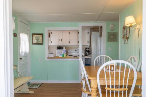 The Eastern Avenue Cottage - image 2