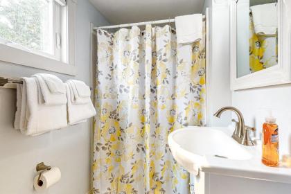Belle of Maine Cottage 24 - image 11