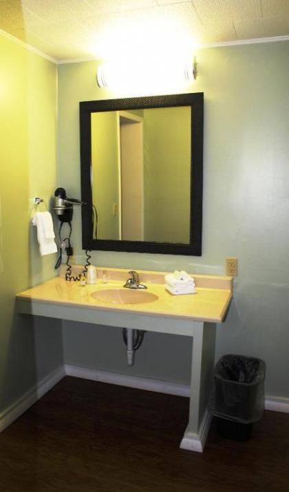 Canyon Motel - image 6