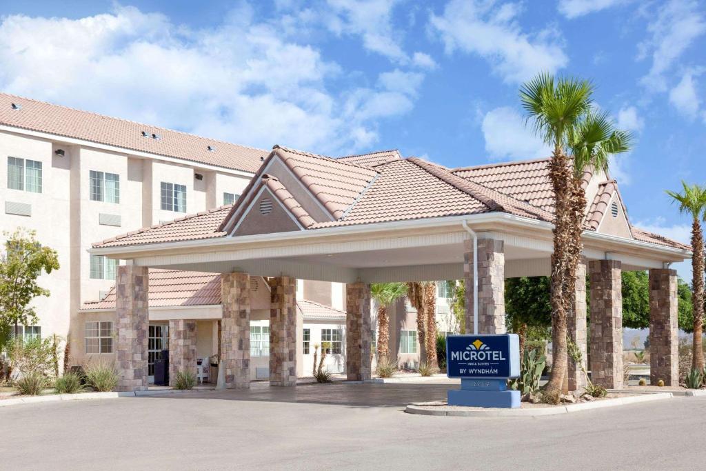 Microtel Inn & Suites by Wyndham Wellton - main image