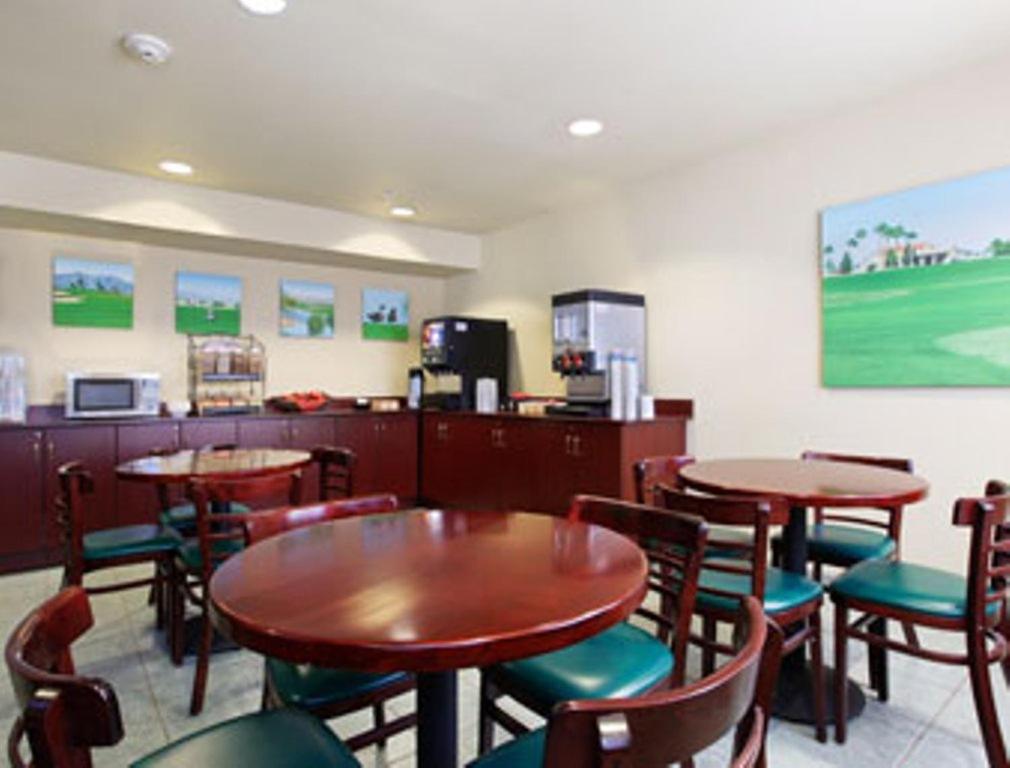 Microtel Inn & Suites by Wyndham Wellton - image 3