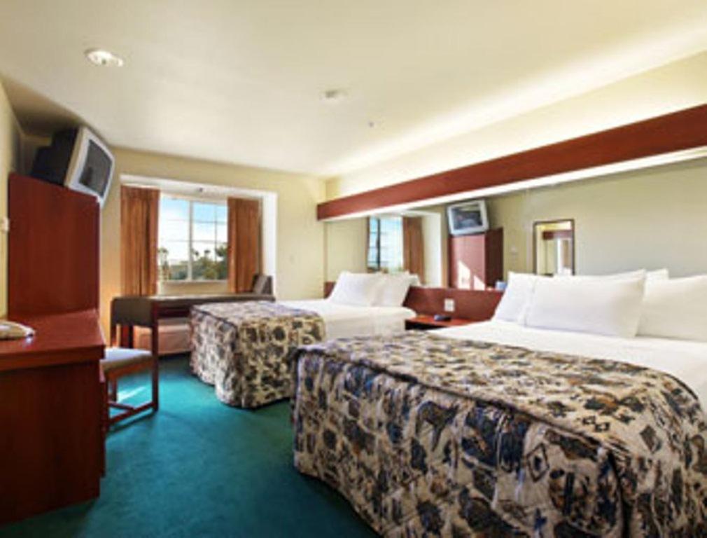 Microtel Inn & Suites by Wyndham Wellton - image 6