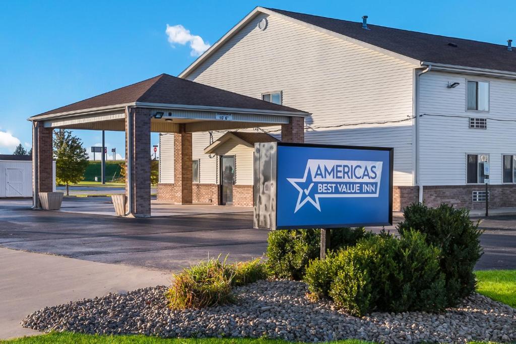 Americas Best Value Inn-Wenona - main image