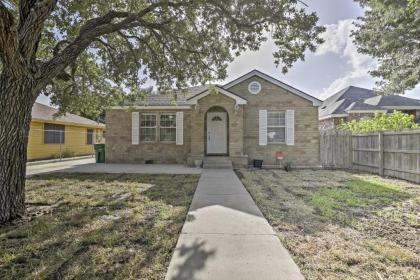 Cozy Weslaco Home with Backyard in Quiet Neighborhood Weslaco