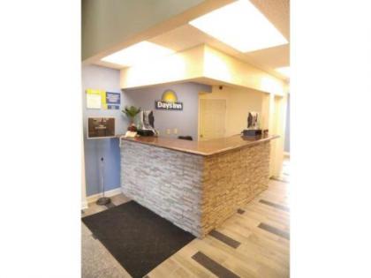 Days Inn by Wyndham West Branch Iowa City Area - image 12