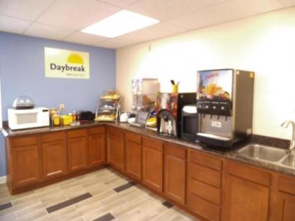 Days Inn by Wyndham West Branch Iowa City Area - image 15