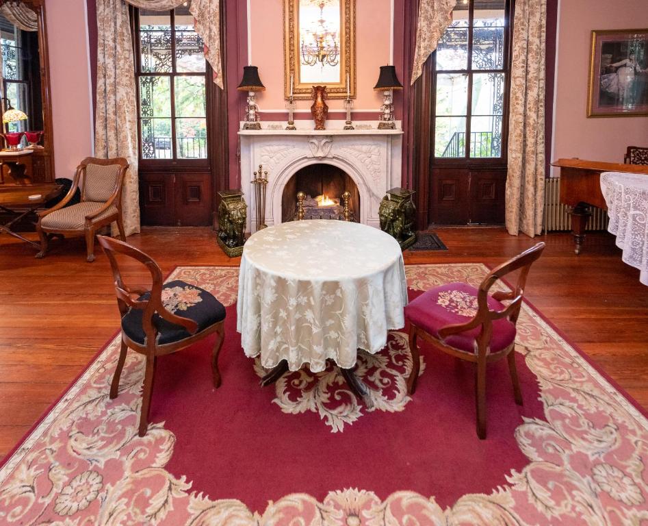 Faunbrook Bed & Breakfast - image 4