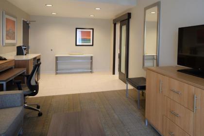 Holiday Inn Cincinnati North West Chester an IHG Hotel - image 11