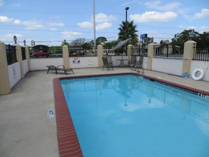 Executive Inn & Suites West Columbia - image 8
