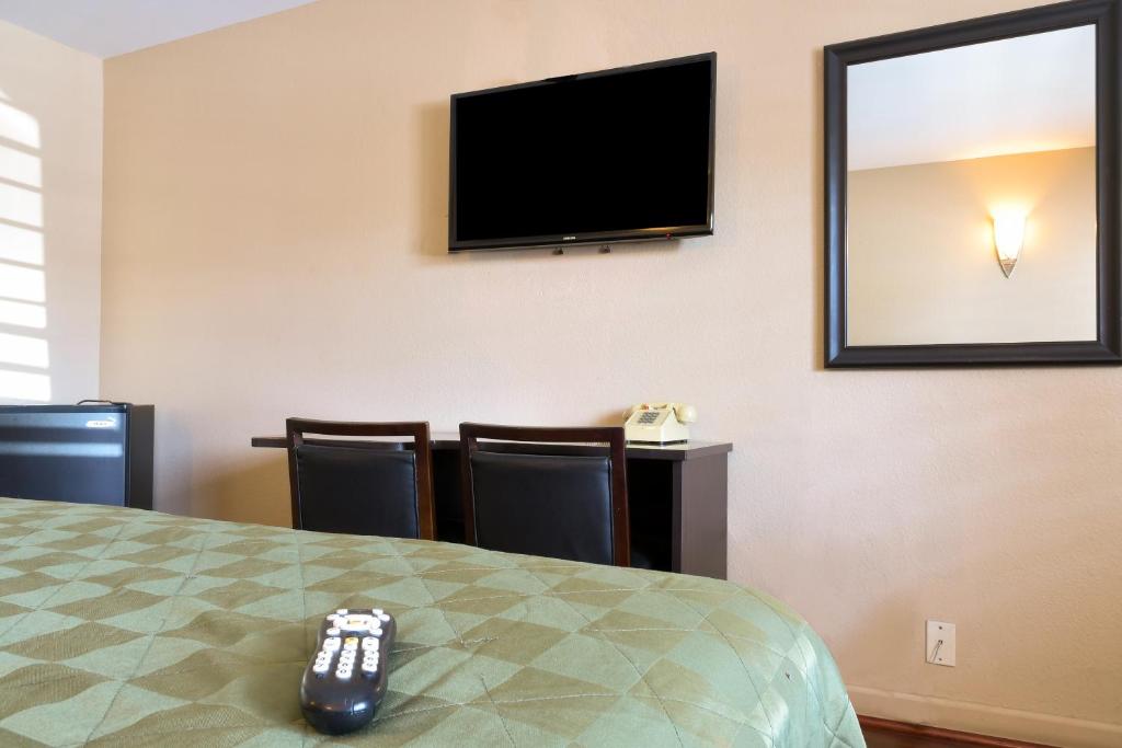 Covina Motel - image 3