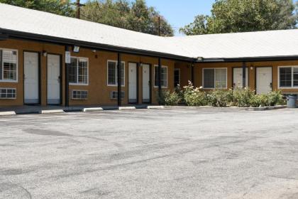 Covina Motel - image 8