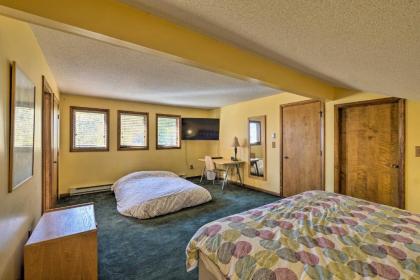 Primely Located Pad with View Less Than 1 Mi to Mt Snow - image 13