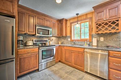 Dover Townhome Less Than 5 Miles to Hiking and Skiing! - image 10