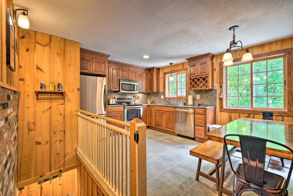Dover Townhome Less Than 5 Miles to Hiking and Skiing! - image 7