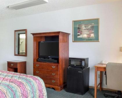 Rodeway Inn West Fargo - image 9
