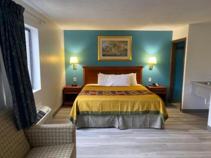 Americas Best Value Inn West Frankfort - image 10