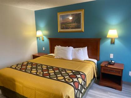 Americas Best Value Inn West Frankfort - image 12