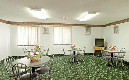 Americas Best Value Inn West Frankfort - image 2