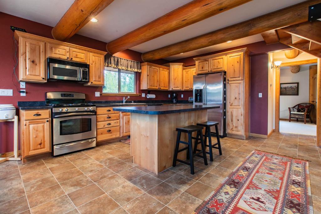 Lake 5 Cabin - image 7