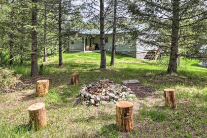 Scenic Forest Lodge Outside Glacier National Park!