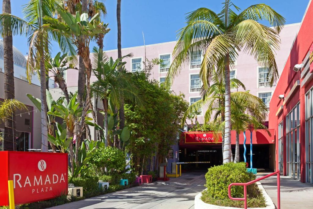 Ramada Plaza by Wyndham West Hollywood Hotel & Suites - main image
