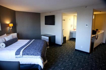 Ramada Plaza by Wyndham West Hollywood Hotel & Suites - image 5