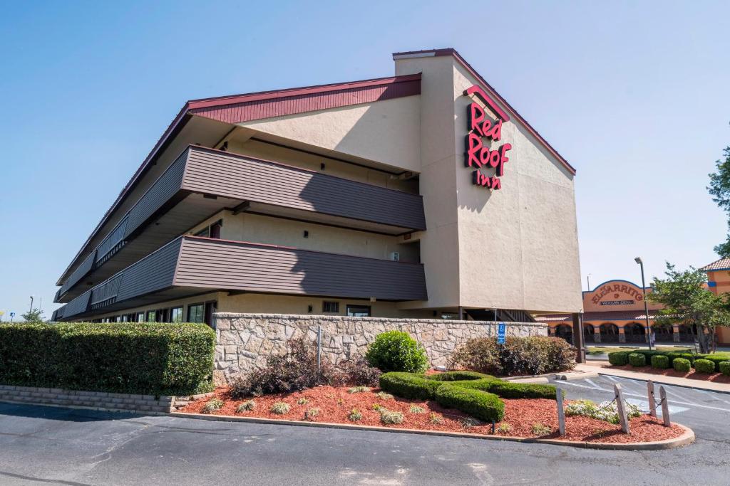 Red Roof Inn West Monroe - image 6