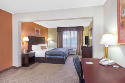 Wingate by Wyndham West Monroe - image 14