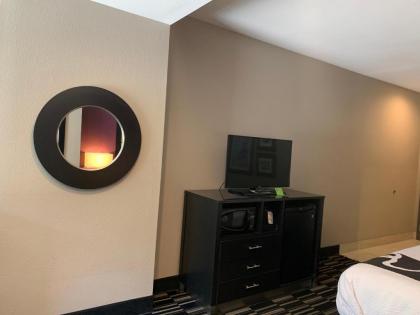 La Quinta by Wyndham West Monroe - image 4