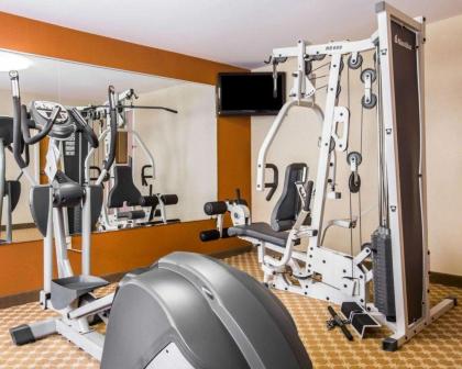 Econo Lodge Lakes Region - image 14