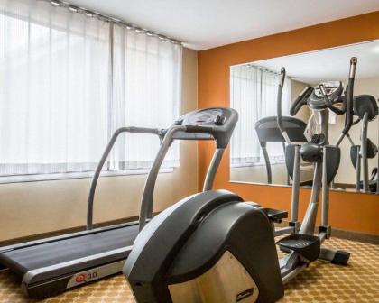 Econo Lodge Lakes Region - image 15